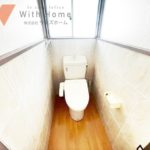 窓があり明るいトイレ(内装)