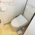 室内（2022年8月）撮影 白を基調とした清潔感のあるトイレ  ☆お問合せはお気軽にウィズホームまで(^^♪(内装)